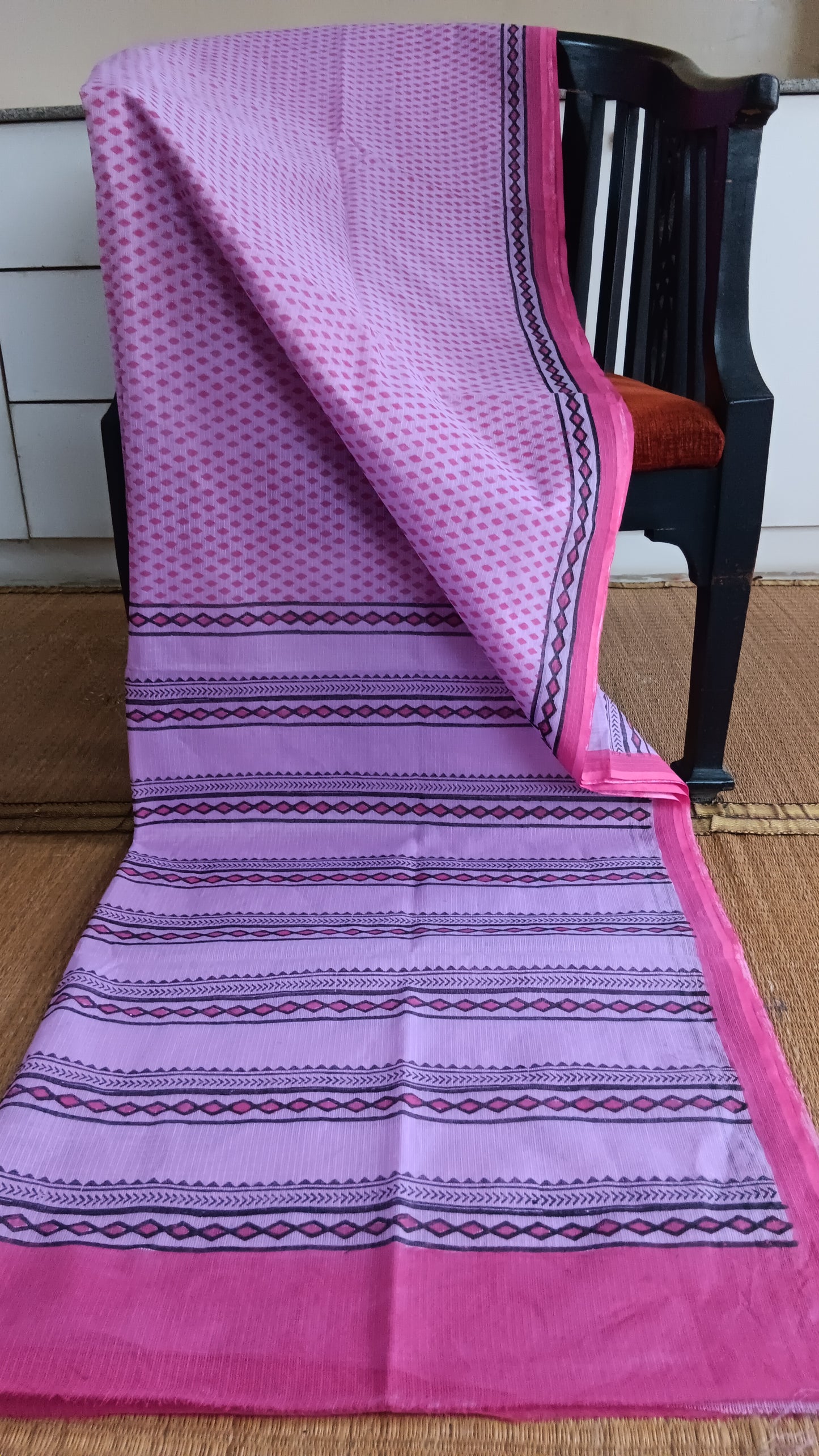 Light weight, soft, daily wear kota cotton saree with simple geometric patterns block printed on the body and pallu