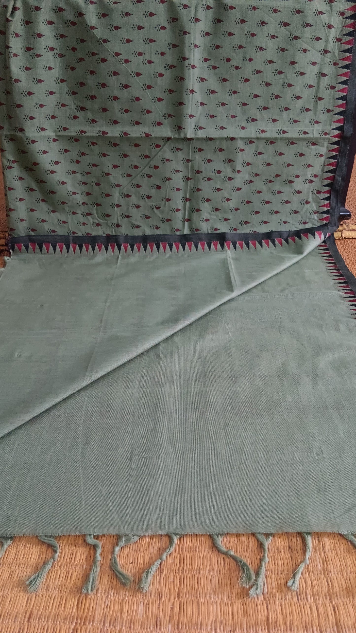 Temple border green cotton saree (DW-507)