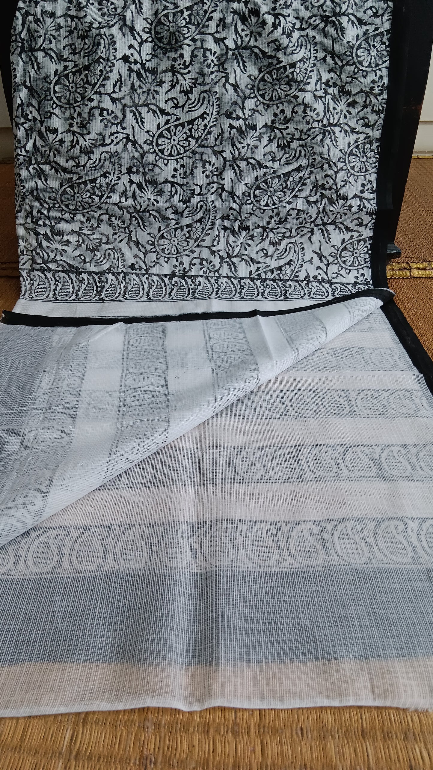 Black and white saree daily wear (CKT-119)