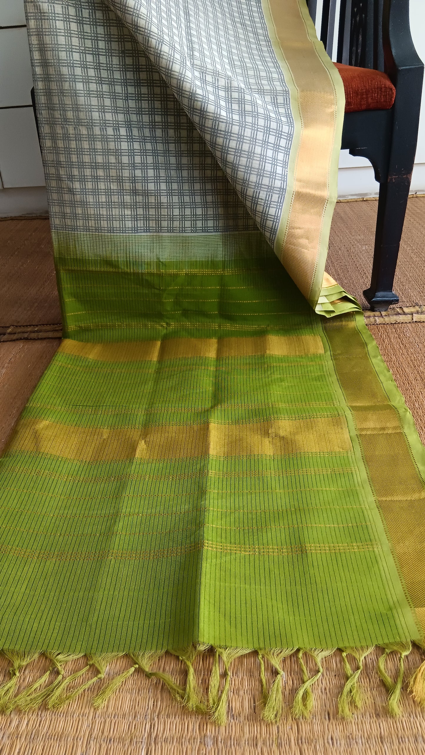 Grey and green silk cotton saree (SC4-440)