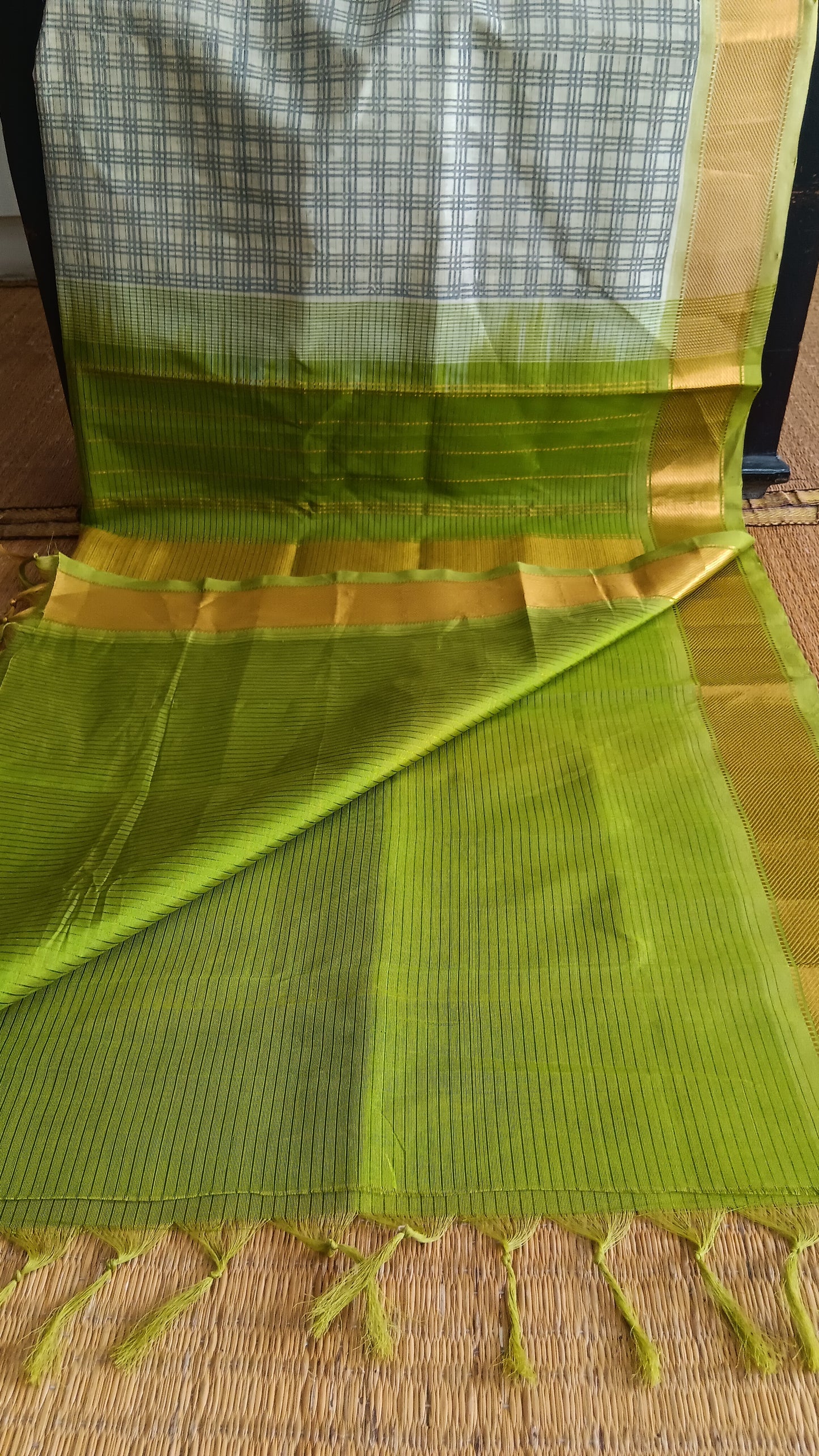 Grey and green silk cotton saree (SC4-440)