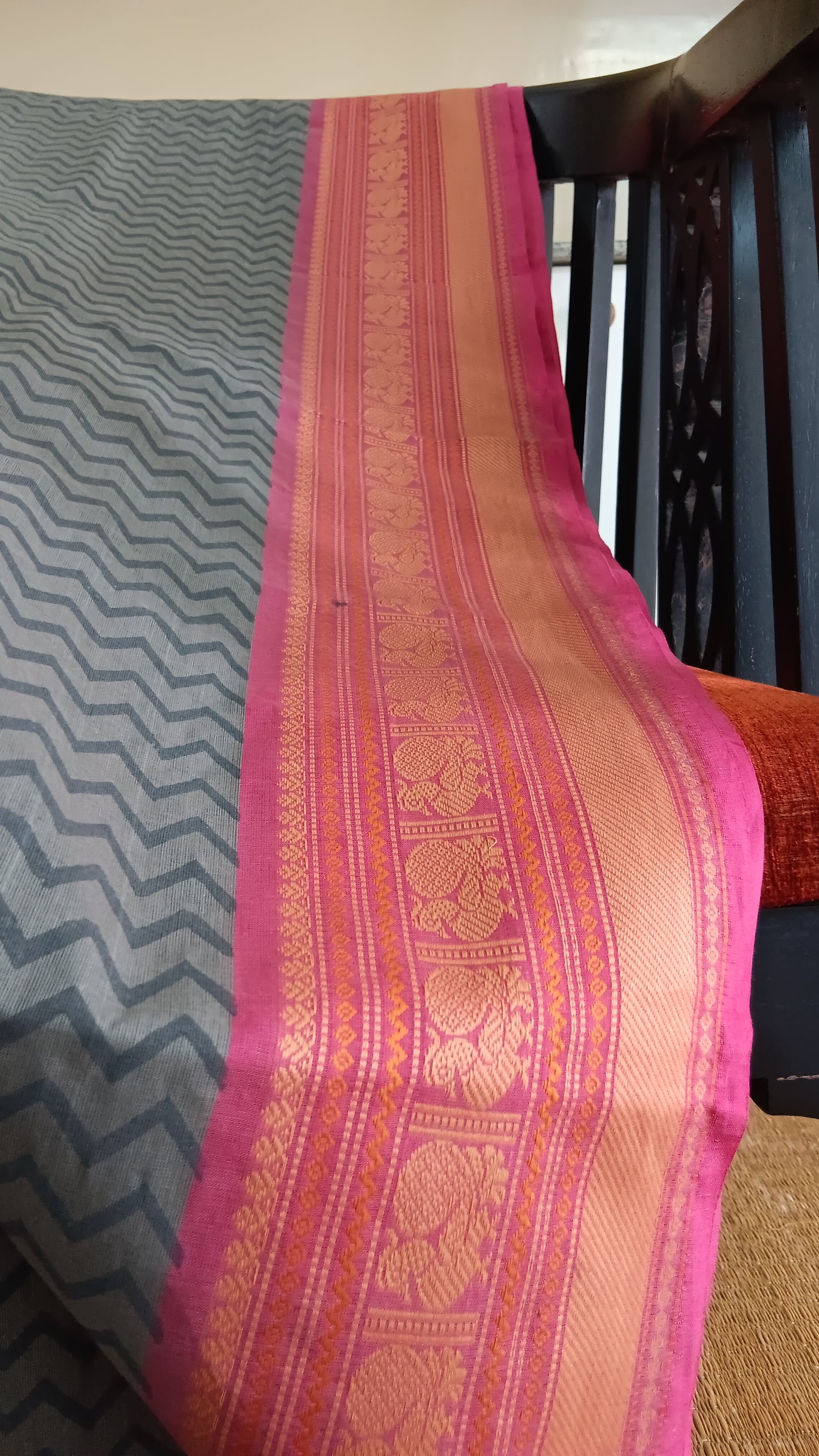 Grey cotton saree pink border (DW-119)