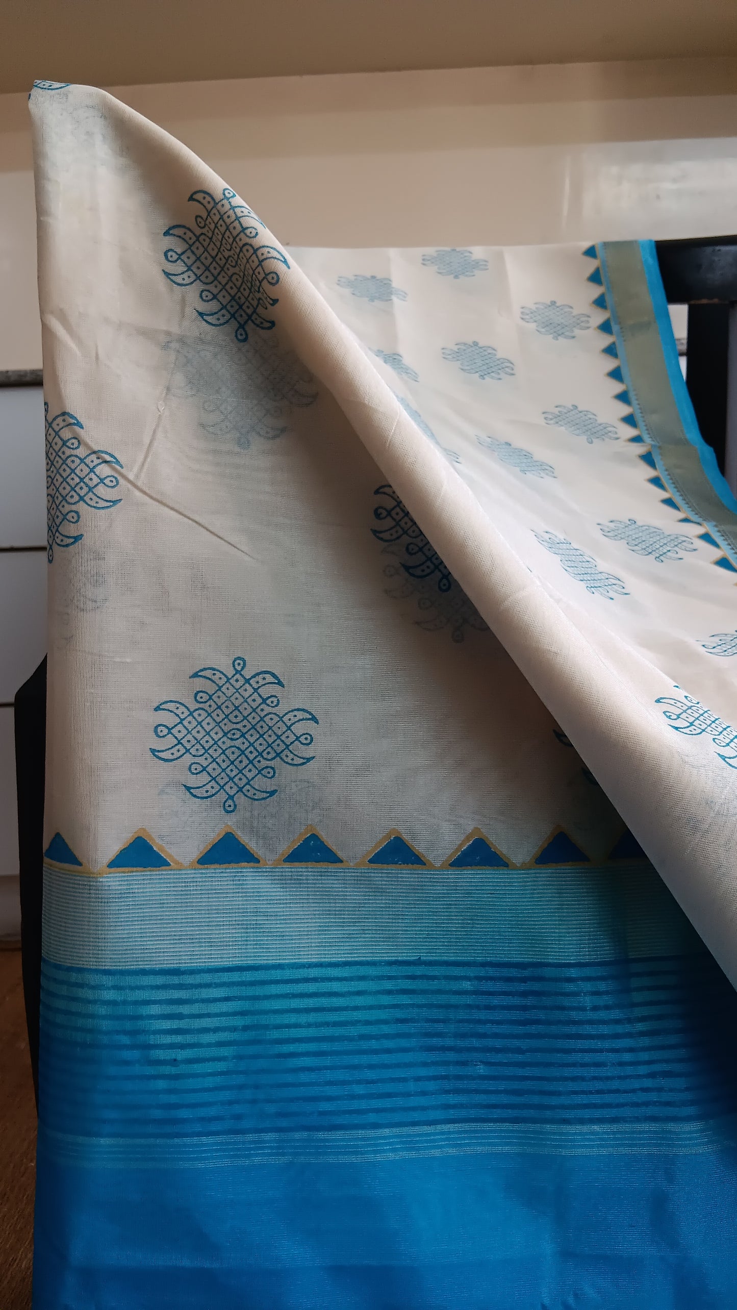 Off white and blue kolam print silk cotton saree (SC2-441)