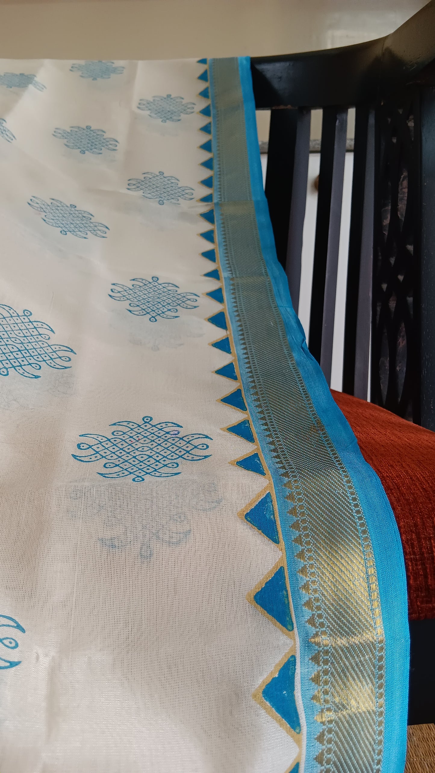 Off white and blue kolam print silk cotton saree (SC2-441)