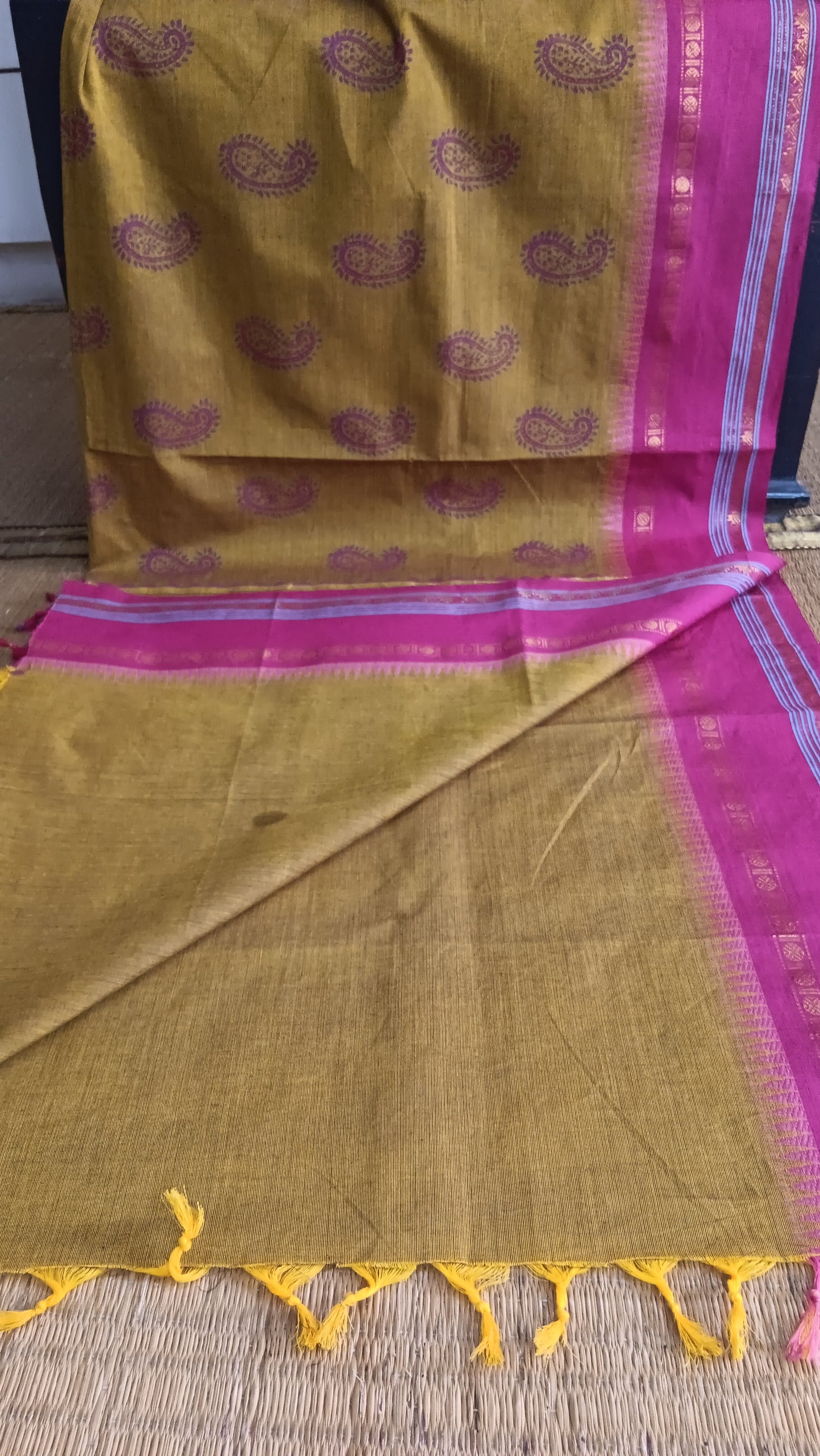 Paisley motif function wear cotton saree (CGOP-961)