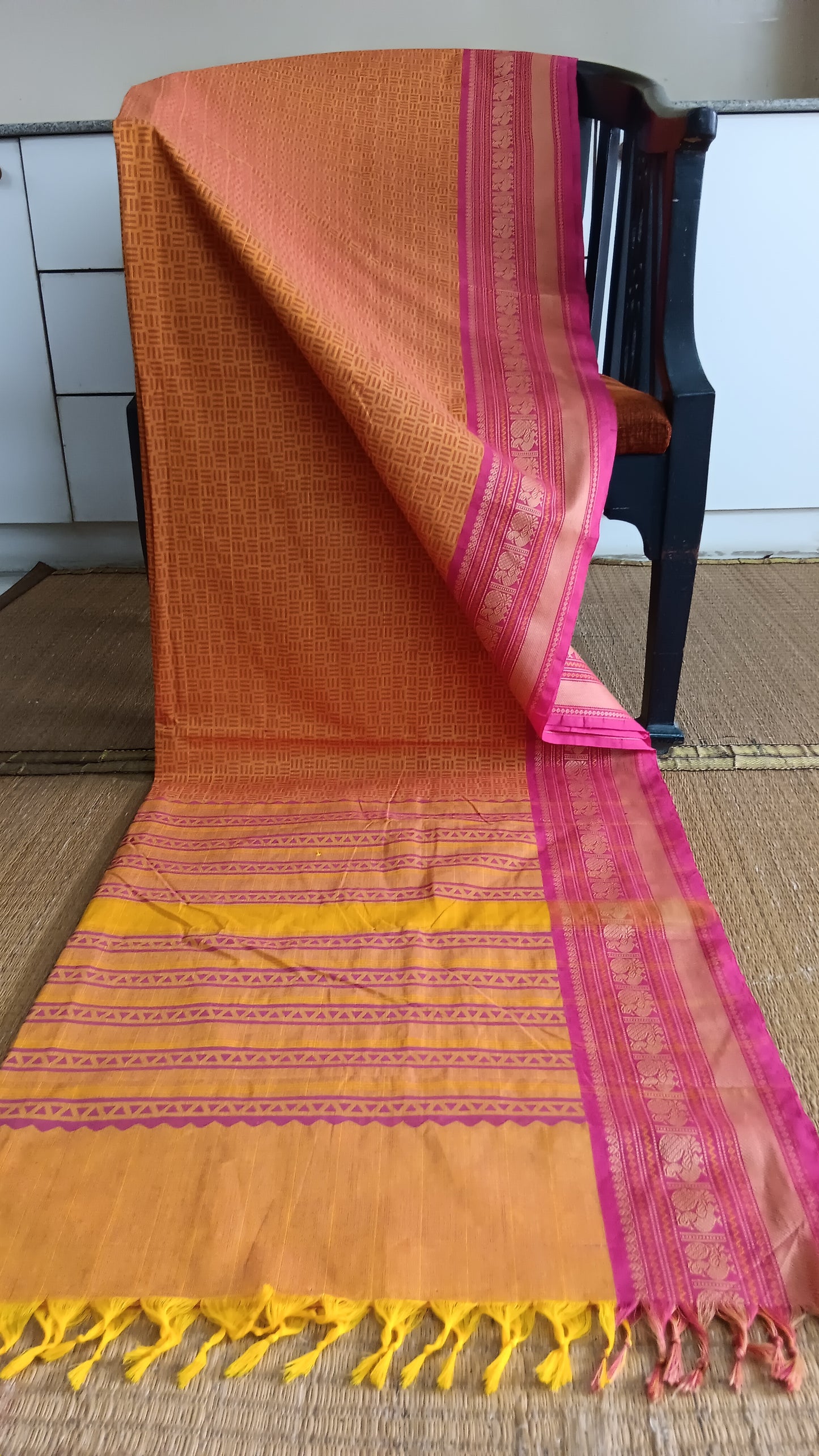 Pink thread border cotton saree (DW-121)