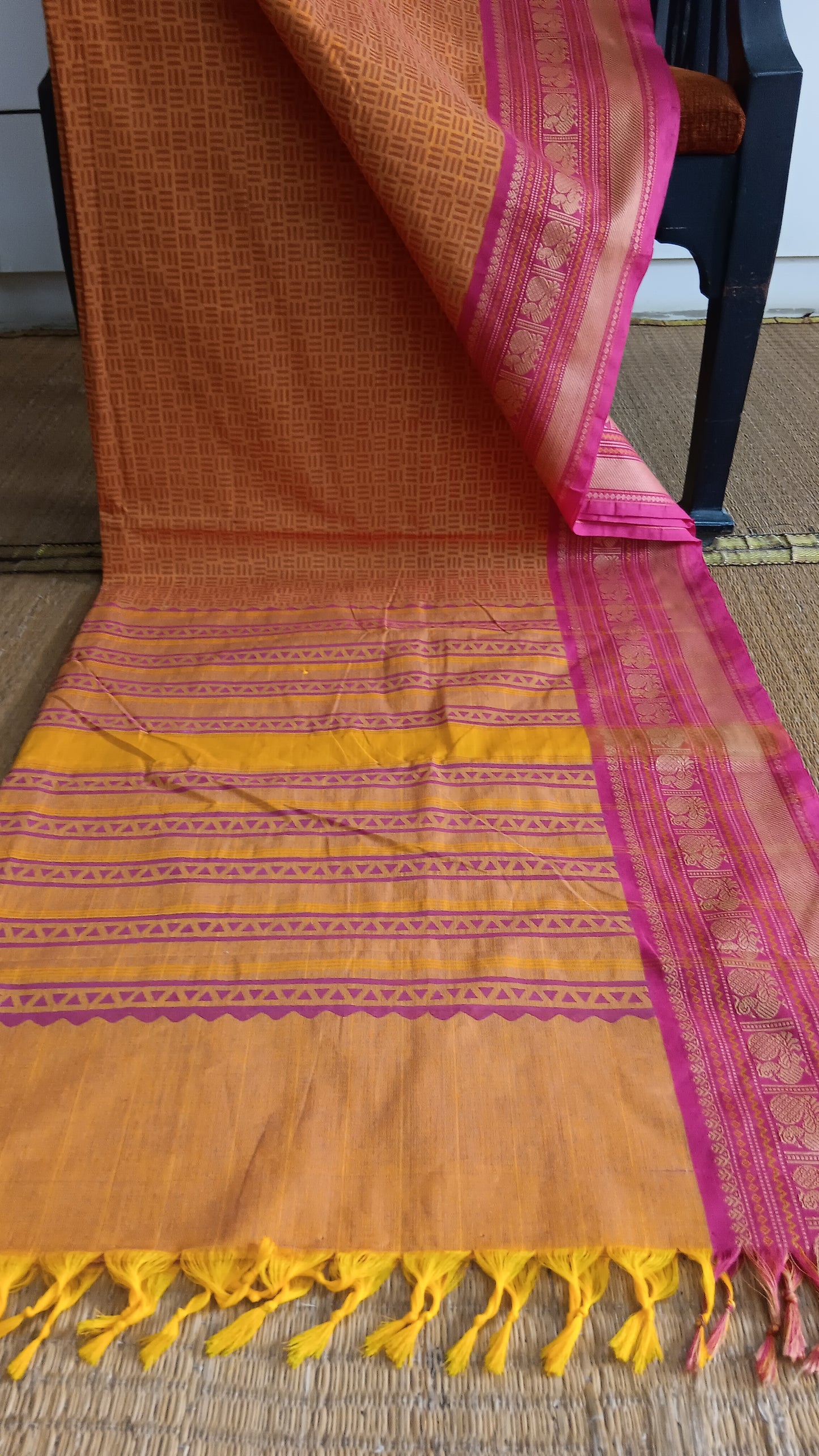 Pink thread border cotton saree (DW-121)