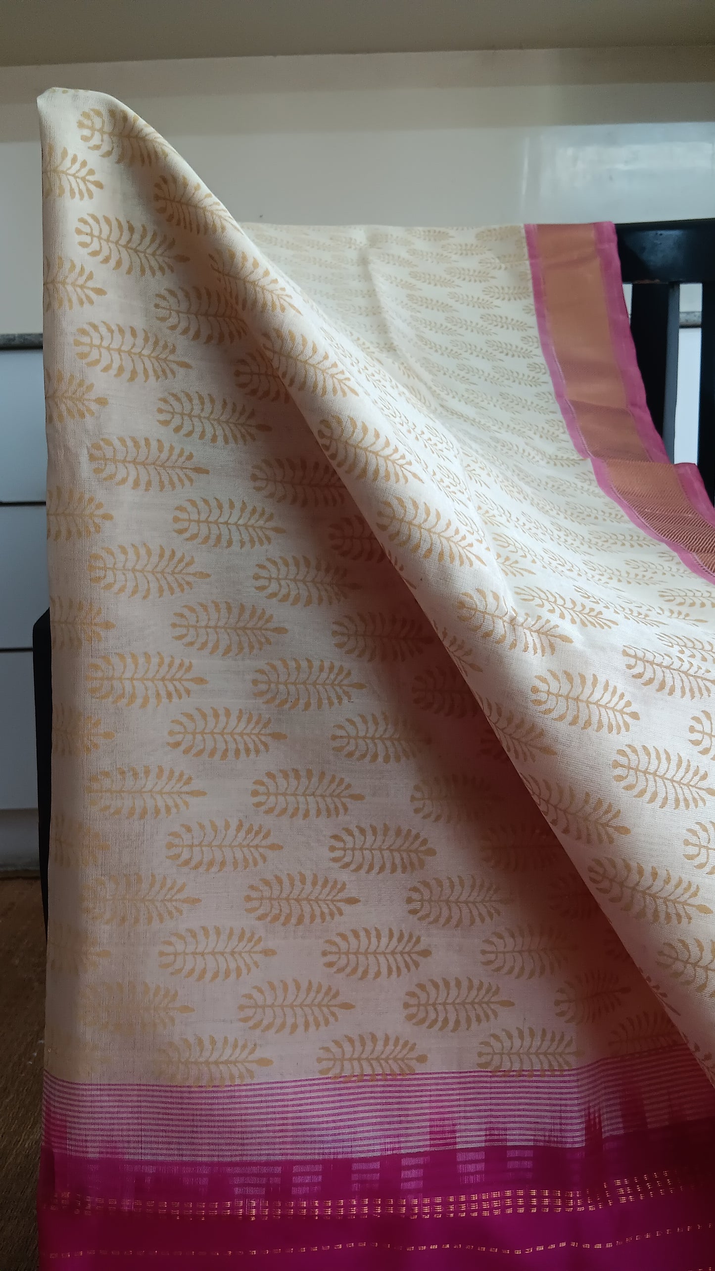 Printed off white and pink silk cotton saree (SC4-438)